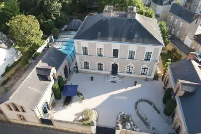 Image de Gîte de charme, 15 personnes max, piscine, parc arboré, vignoble, Anjou Saumur