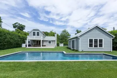 Image de Village de Southampton - Escapade estivale paisible, privée et parfaite avec piscine chauffée