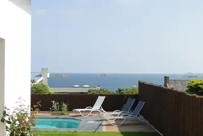 Image de Villa Piscine 29° Superbe Vue Mer Carantec cadre luxueux calme tout confort