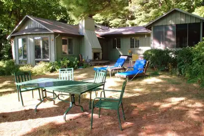 Image de St. Croix River Summer House à Scandia, Bord de l'eau Accès et vue imprenable.