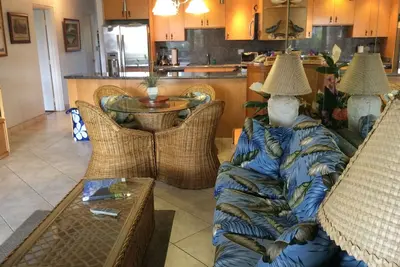 Image de 2 Br / 2 Ba End Unit / 1 Level / 2 Lanais / PremLocation / Awesome / Bld6