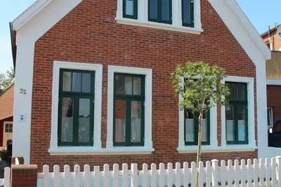 Image de Charmante maison de vacances 4 * / 3 chambres / 3 salles de bains / 6 lits / sauna / WiFi / terrasse sur le toit