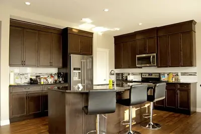 Image de ✿Maison familiale privée✿ Moderne | Shopping | Mountain Gateway<br>