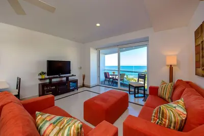 Image de Condo d'une chambre face à l'océan à la Villa Magna, 7e étage, immeuble 3