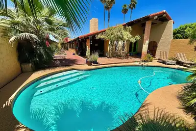 Image de Spanish Hideaway W / Pool, location minimum de 30 jours