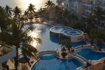 Image de Magnifique Penthouse! ! ! Front de mer