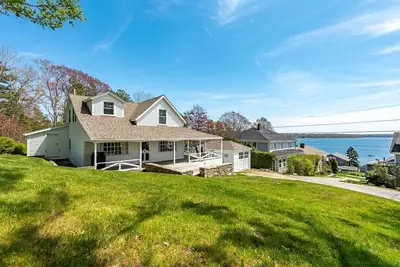 Image de Boothbay Harbor Incroyable vue sur l'océan, tennis, quai communautaire, porche enveloppant