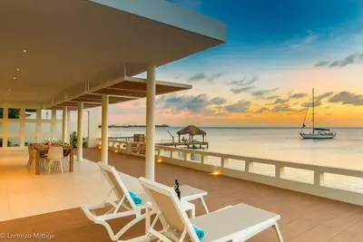 Image de Superbe villa moderne en bord de mer