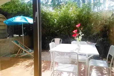 Image de Joli Appartement Calme avec Jardin Privatif Plages, courses, pinede tout à pied
