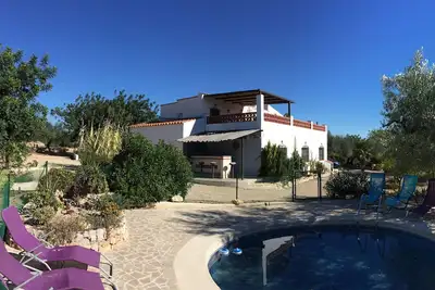 Image de Propriété rurale tranquille située dans des oliveraies avec vue sur la mer, avec une connexion Wi-Fi