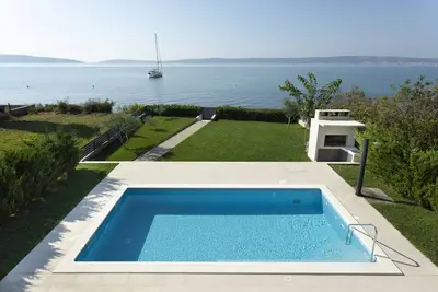 Image de Villa Blue Bay -1m de la mer, Piscine Chauffee avec entrée privée sur petite plage