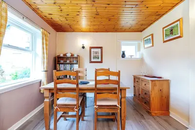 Image de Maison en bois rond et animaux acceptés