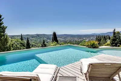 Image de Villa au calme, piscine et vue mer