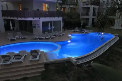 Image de Bel appartement avec une vue splendide depuis le jardin sur le toit