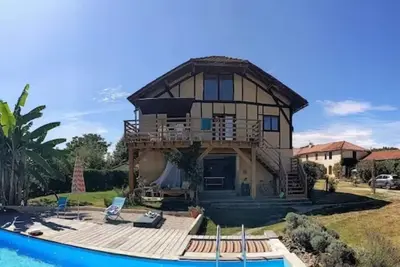 Image de Gite de 6 personnes, piscine, calme absolu, panorama sur les Pyrénées.