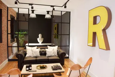 Image de Magnifique Plancher De Design Dans Le Centre Pour 6 Personnes