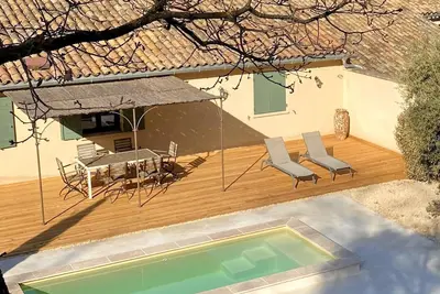 Image de Maison avec piscine et jardin clos, au cœur du domaine oléicole Bastide du Laval