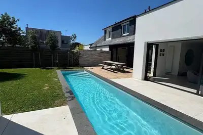 Image de maison avec piscine a deux pas du port de Vannes