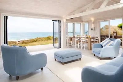 Chalet de luxe en bord de mer avec une vue imprenable
