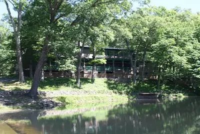 Image de Beau camp de 109 acres avec Lodge pour 53 personnes, Idéal pour les grands groupes