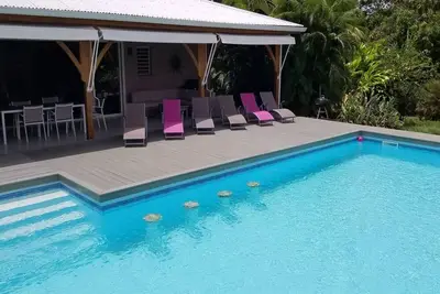 Image de Villa de charme, 3 chambres, piscine et jardin tropical, équipée de cuves à eaux