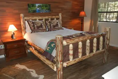 Image de Rustique (mais moderne! ) Cabane dans les bois