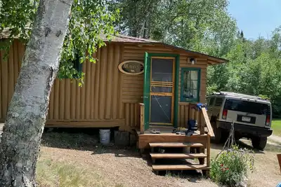 Image de Moose Cabin à Wilderness Wind sur le lac Armstrong près d'Ely, Mn