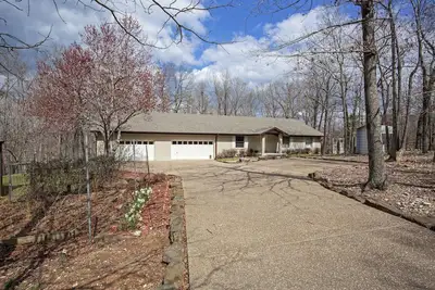 Image de Bikes Blues and Bbq Week Disponible- Beaver Lake Home-Sleeps 16-Private Dock