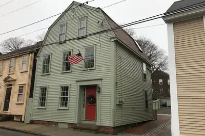 Image de Coeur de Newport w / Parking; Alexander Hamilton a dormi ici