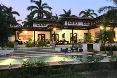 Image de Marchez jusqu'à la plage privée - Au bord de la piscine - Pour toute la famille