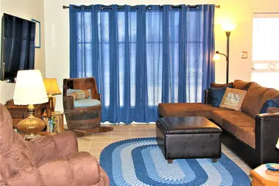 Image de Sweet 3 chambres, 2 salles de bain maison bien aménagée se trouve sur Cave Trail Wash Bike Trail!