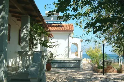 Image de Appartements avec vue sur la mer sur la plage de sable de l'île de Corfou - Récemment rénové