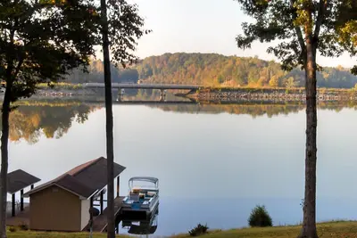 Image de Détente Hyco Lake Cottage