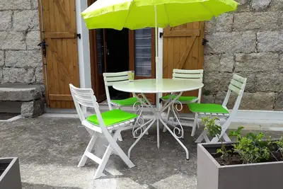 Image de T2 tout confort dans maison de village