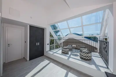Image de Villa en verre comprend une excursion en bateau, piscine, jacuzzi