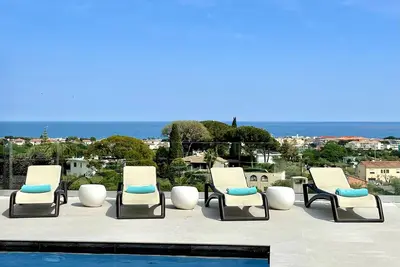 Image de Villa Citadelle Vue mer piscine, spa, billard, gym, pétanque Vacances en famille