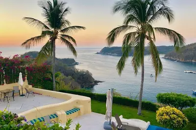 Image de Disponible 7 déc au 19 déc. Oceanfront, 1 Br, Penthouse de 2 étages. Vue spectaculaire