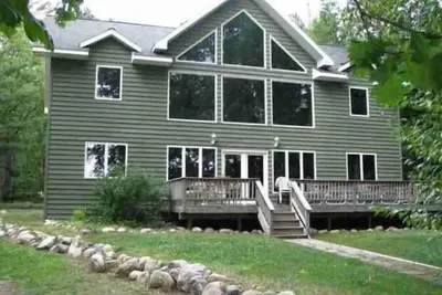 Image de Magnifique Lakefront Lodge