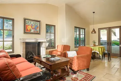 Image de Pebble Cottage: Nouveau, élégant et à quelques pas de la Lodge and Stevenson School