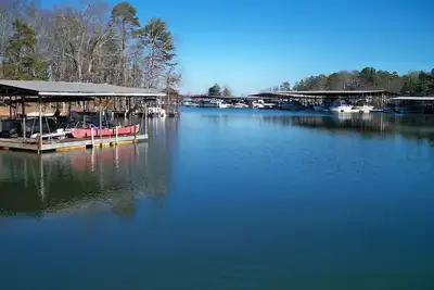 Image de Calme Condos une ou deux chambres sur le lac Lanier à Port Royale Marina