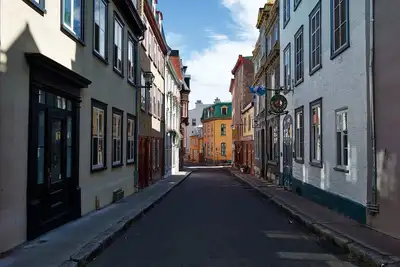 Image de Vieux-Québec / Appartement Prestigieux Situé Dans Le Vieux-Québec