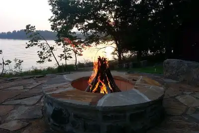 Image de Accès direct au lac Beaver! Foyer, pêche / baignade, pratique pour Rogers