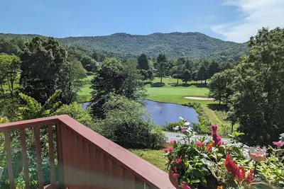 Image de Belle maison avec vue spectaculaire sur la montagne et le golf