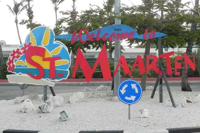 Image de Unité nouvellement meublée et rénovée, avion à la mer