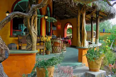 Image de El Encanto - Artful luxe dans un cadre rustique par la mer