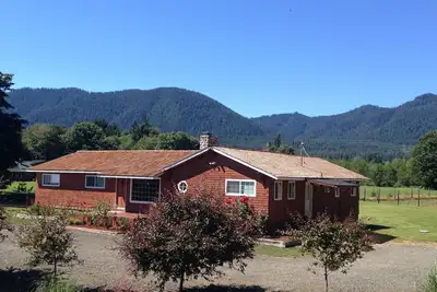 Image de N ° de Lake Quinault 1 Get Away! Deux milles du lac Quinault Lodge.
