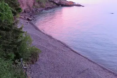 Image de Laissez-vous envoûter par une vue exceptionnelle sur le lac Supérieur. Perché au dessus de l'eau!