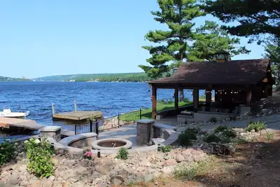 Image de Kemp's Rentals Retraite de luxe exécutive Portage Lake-Beach-Firepit & Pavilion