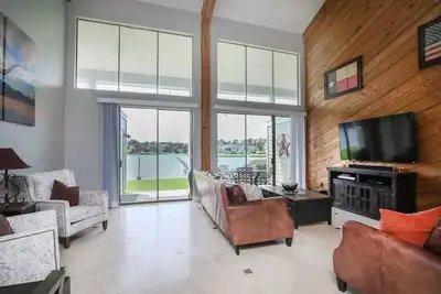 Image de Condo Waterfronont spacieux sur le lac Conroe