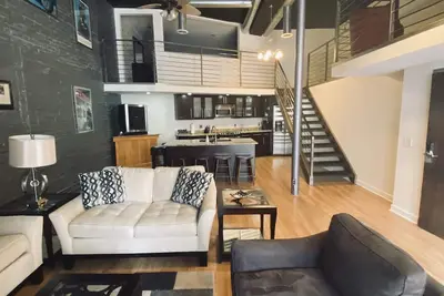 Loft privé, 2e Avenue Centre-Ville, à quelques pas de tout!